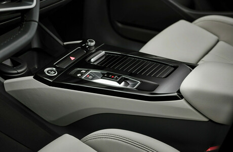 Audi-Q6-e-tron-2024-9