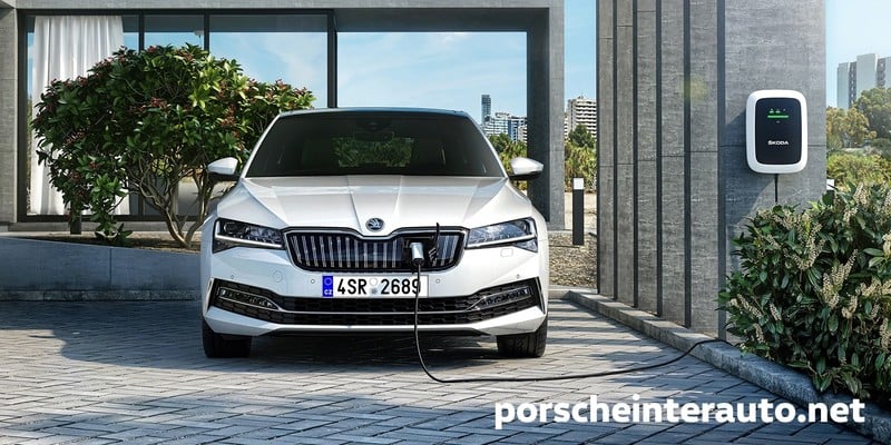 Škoda iV Charger, Connect in Pro električne polnilnice