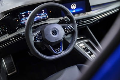VW-GOLF-8-R-2020-2021_13