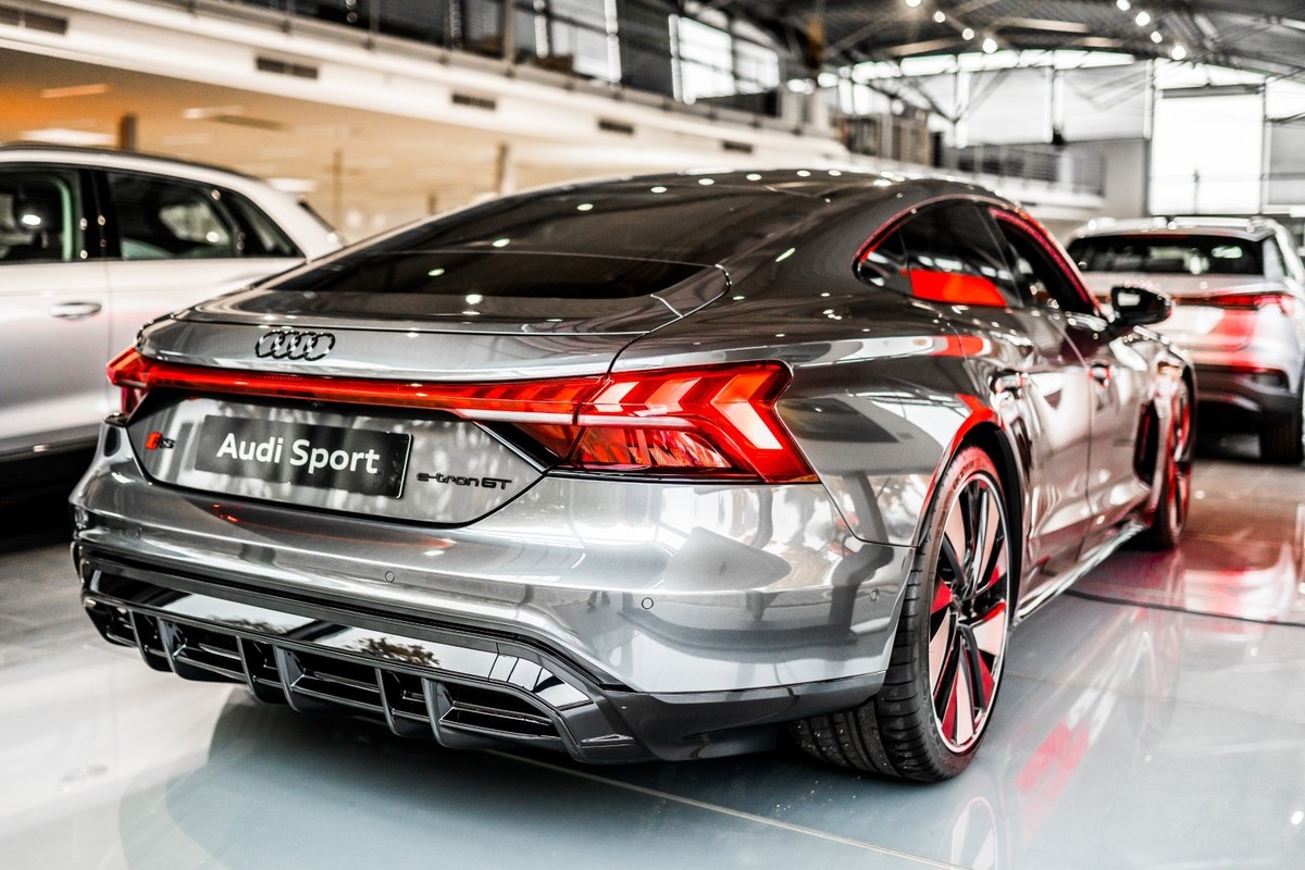 Novi Audi e-tron RS GT