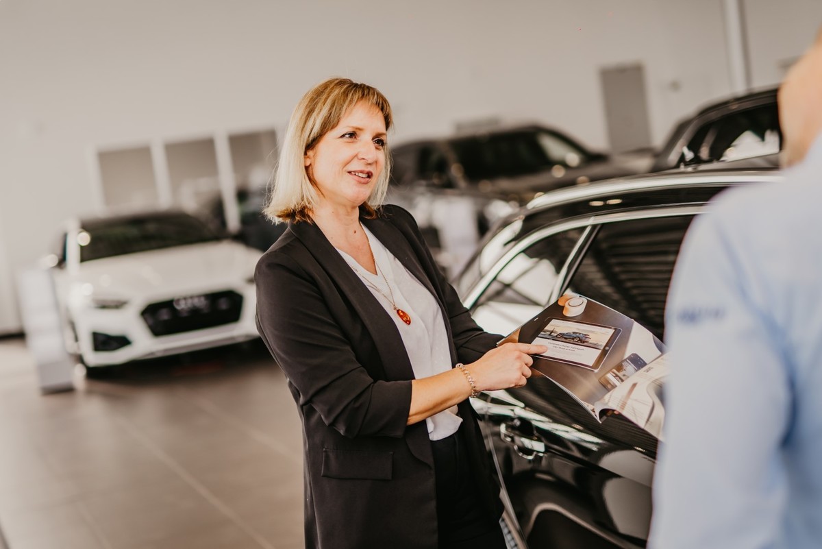 Katja Valantič, prodajna svetovalka Audi pri Porsche Koper