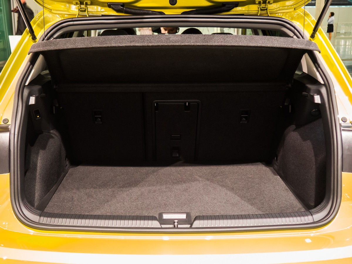VW Golf 8 prtljažni prostor