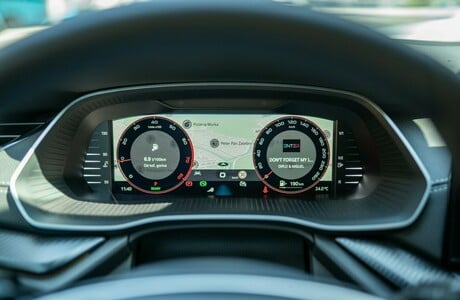 nova-skoda-octavia-porsche-inter-auto-ponudba-anniversary-edition-2025-7