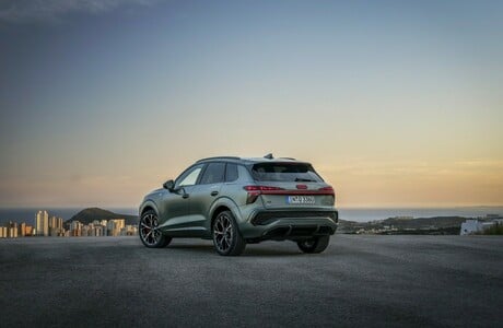 novi-audi-q3-2025-porsche-inter-auto-cena-cenik-akcija-suv-sportni-terenec-motorji-_3-1