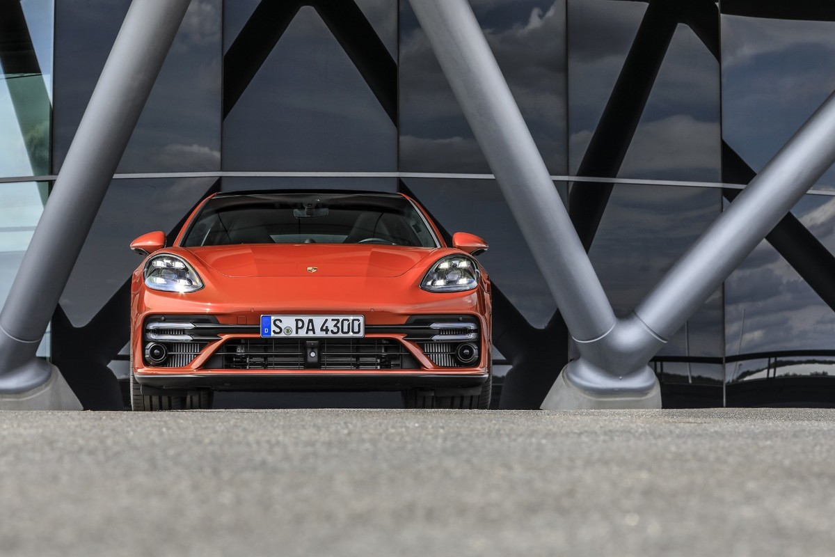 Nova Porsche Panamera 2021