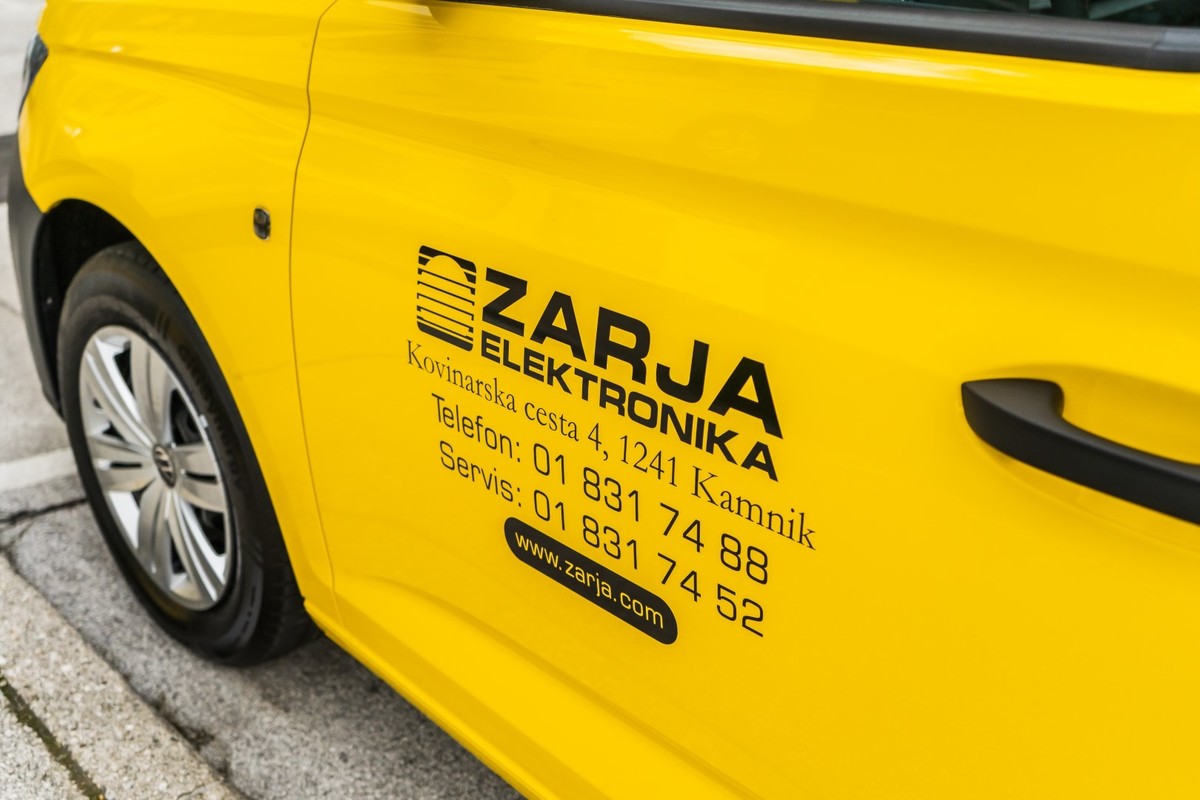 VW Caddy in Zarja Elektronika