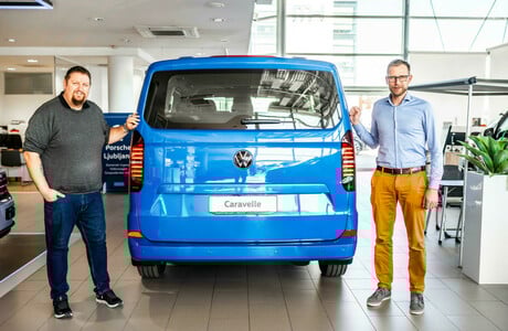 vw-caravelle-volkswagen-motorji-cena-cenik-kombi-potniski-porsche-inter-auto-sloven_17