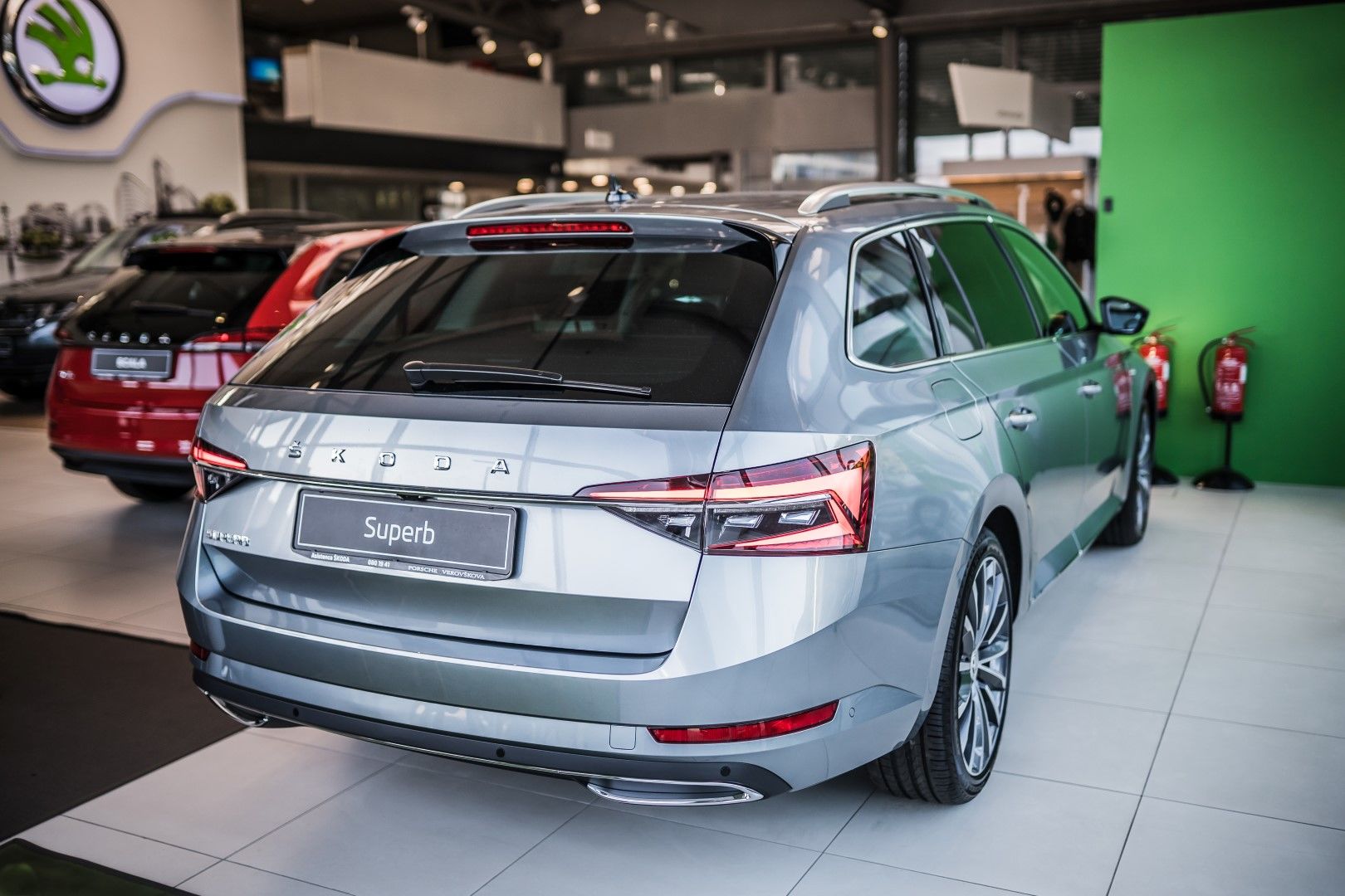 Novi Škoda Superb 2019/2020 varnost z bogatimi