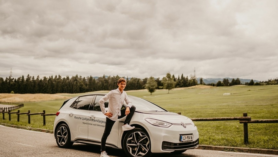Peter Prevc prvič preizkusil novi električni VW ID.3!