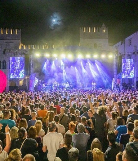 Queen Symphony letni koncert na obali in Porsche Koper - Audi